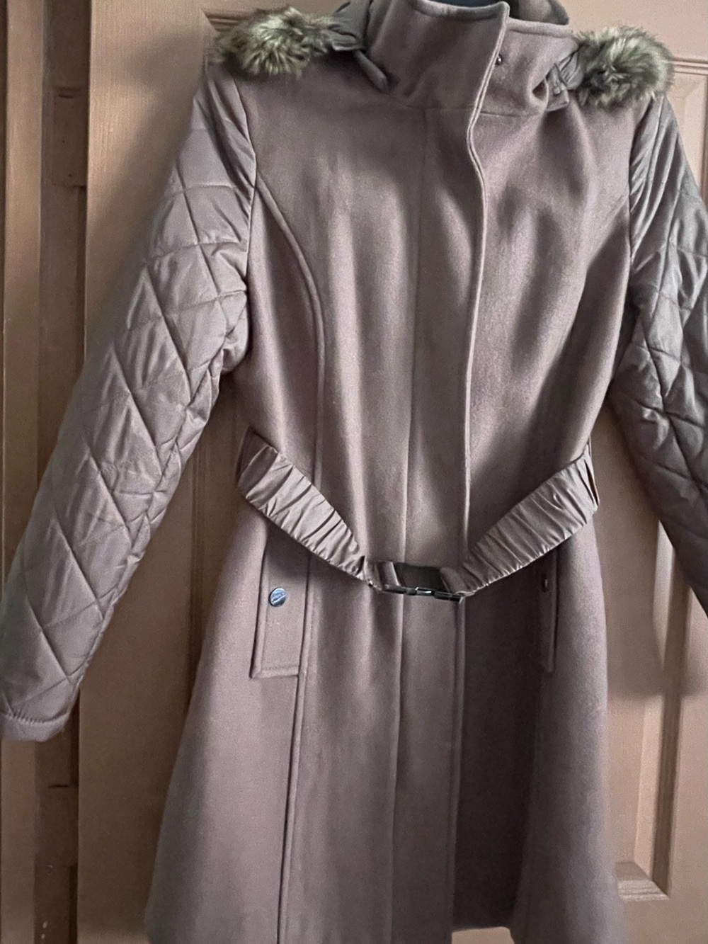 Kenneth Cole New York Taupe Quilted-Sleeve Trench Coat with Faux Fur Trim - Picture 4 of 10